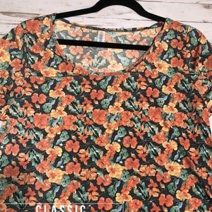 NWT:: Lularoe Classic T Large